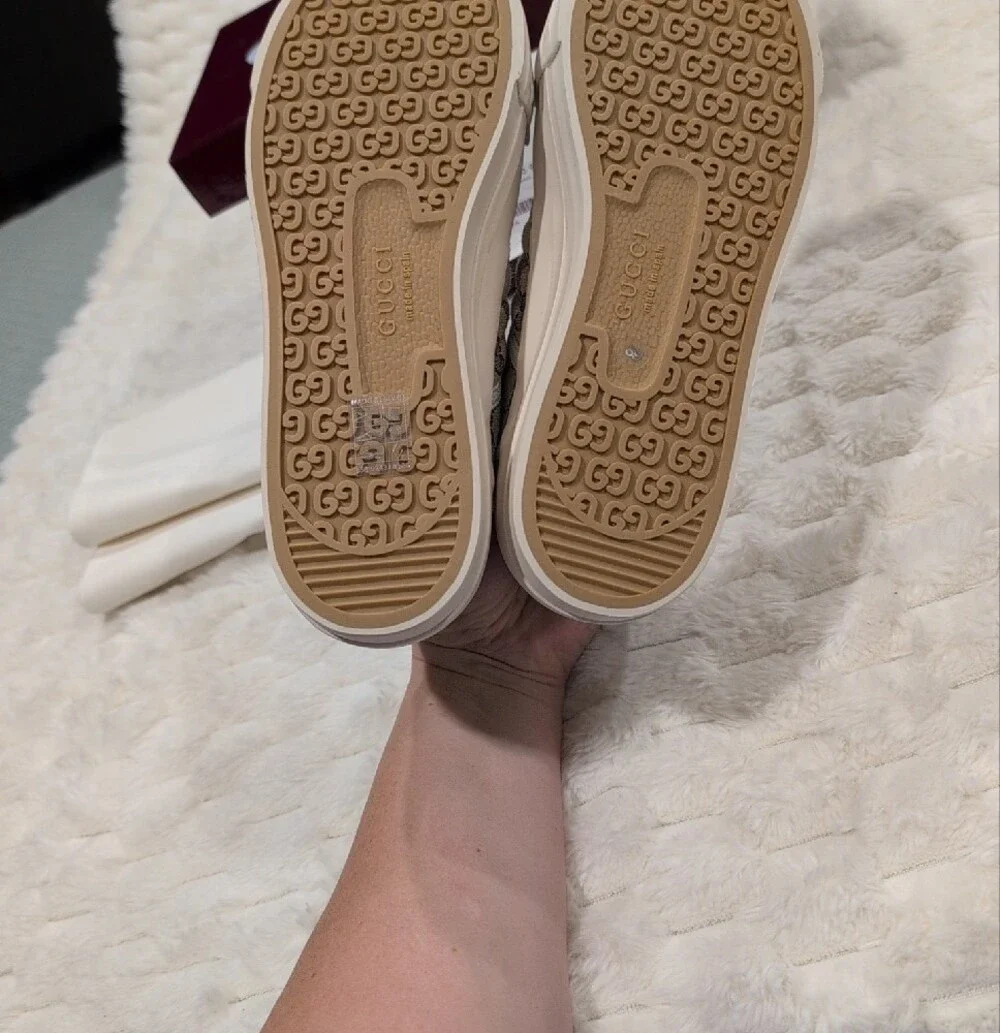 NIB Gucci Beige GG Canvas Platform Lace-Up Sneakers 39